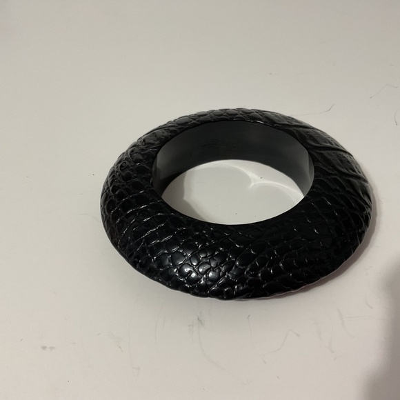 VTG Snakeskin Style Bracelet Black Resin Metal - Picture 3 of 5